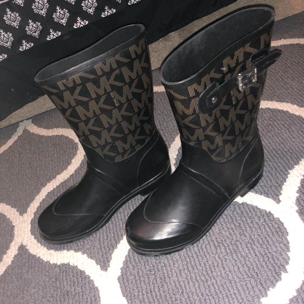 Black Micheal Kors Rainboots